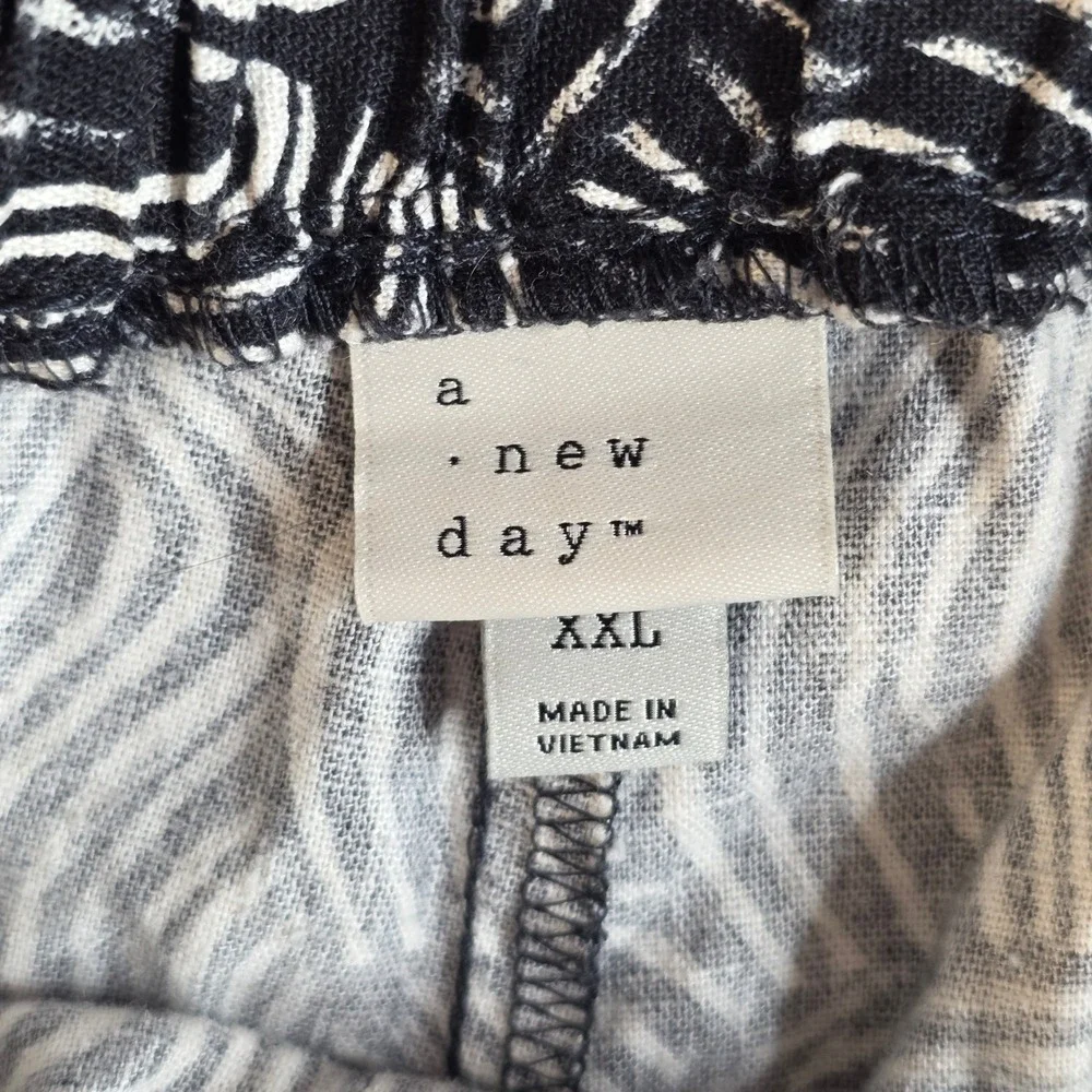 A New Day Shorts Womens XXL(20) Black White Abstract Swirl Linen‎ Blend Pockets